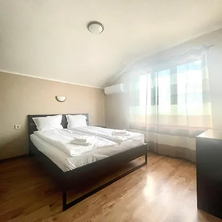 алида Vendégház 4*